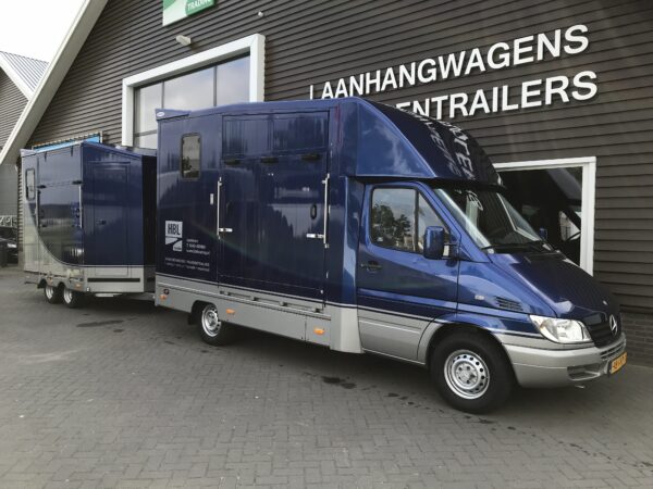 Nette! Mercedes 2-Paardsauto en Trailer 2-Paards Aluminium opbouw Zeer compleet!