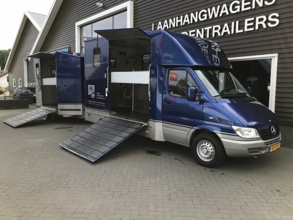 Nette! Mercedes 2-Paardsauto en Trailer 2-Paards Aluminium opbouw Zeer compleet! - Afbeelding 4