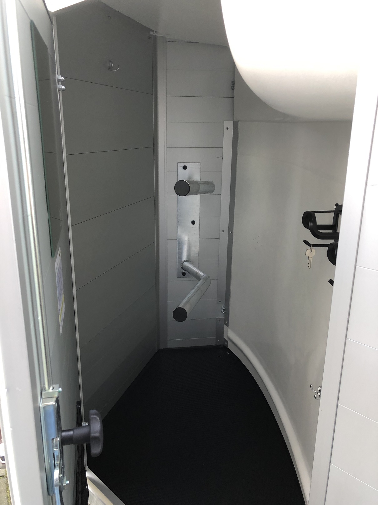 Demo! Humbaur Equitos Alu 2-Paards met zadelkamer! - Afbeelding 6